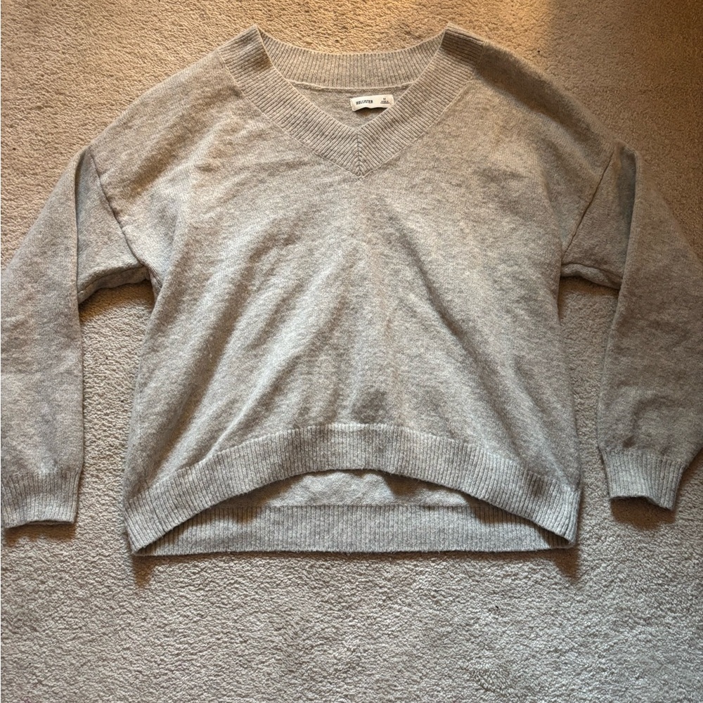 Hollister Gray V-Neck Sweater Classic Knit